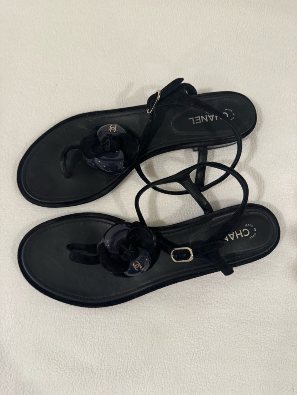 CHANEL Black Suede Thong Sandals with Camellia Accent - Picture 4 of 4